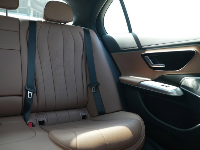 Used 2026 Mercedes-Benz E 350 4MATIC Sedan image 35