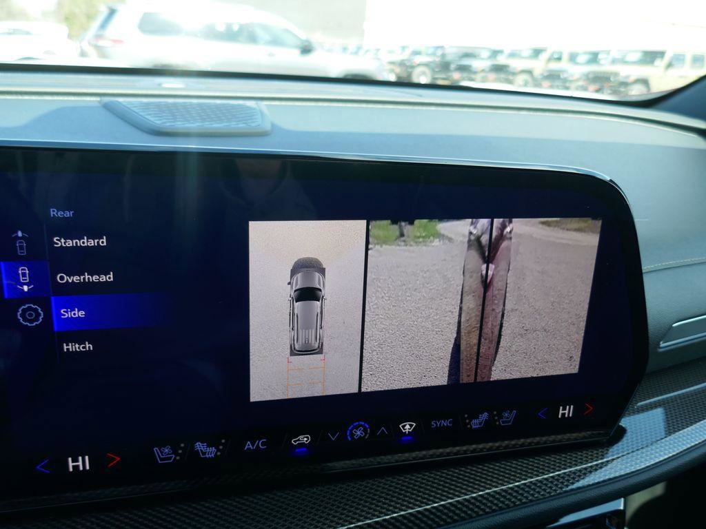 New 2026 Chevrolet Traverse High Country w/ LPO, Floor Liner Package image 24