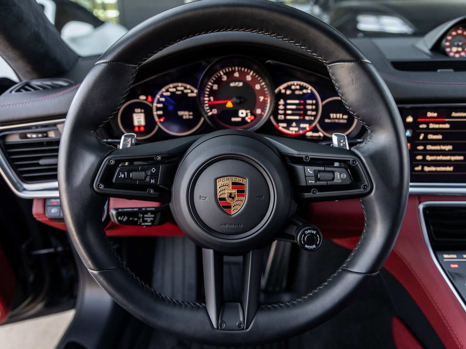 Used 2023 Porsche Panamera GTS image 26