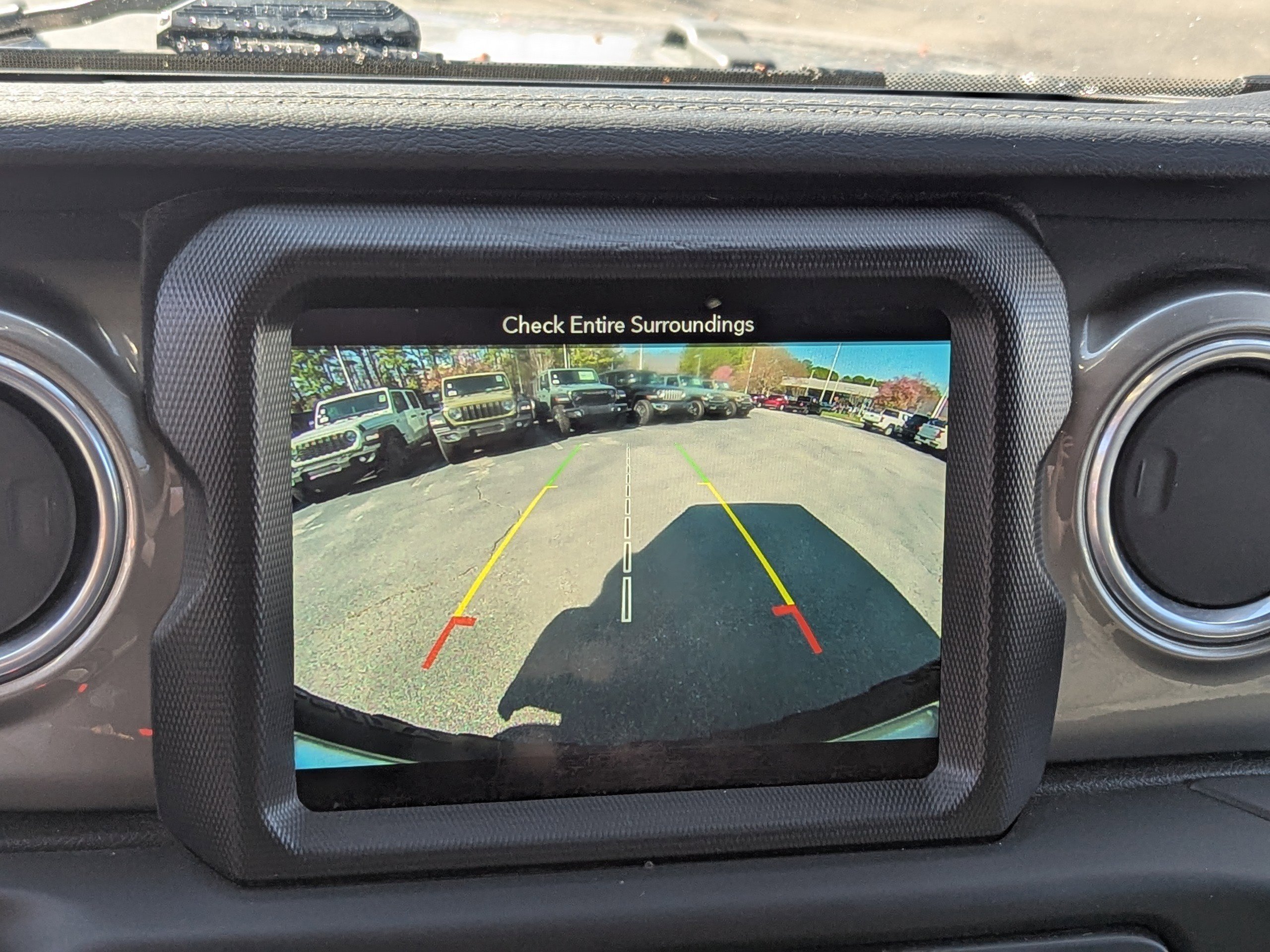 Used 2018 Jeep Wrangler Unlimited Sahara image 35