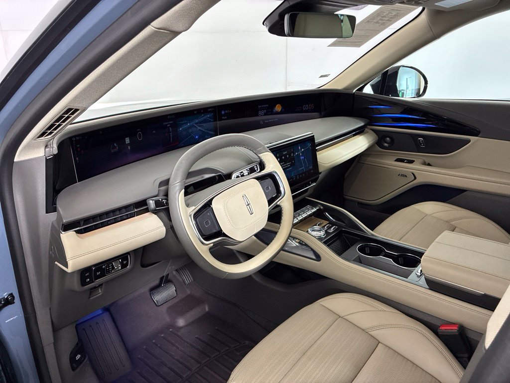 Used 2025 Lincoln Nautilus Reserve AWD/4WD image 19