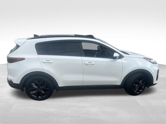 Used 2022 Kia Sportage Nightfall Edition FWD image 3