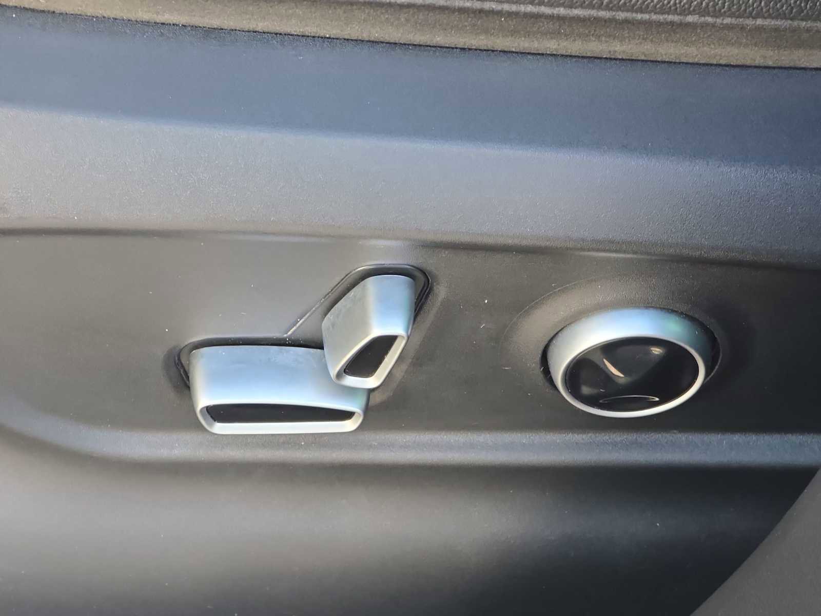 Used 2024 Maserati Grecale GT image 30