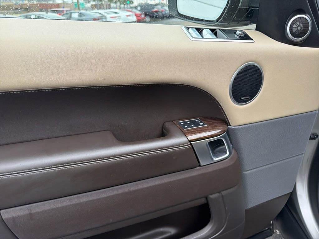 Used 2018 Land Rover Range Rover Sport HSE image 16