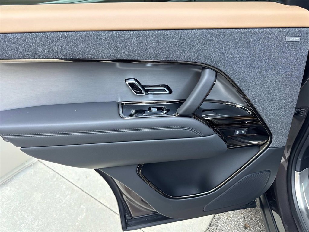 New 2025 Land Rover Range Rover Sport Dynamic SE image 14