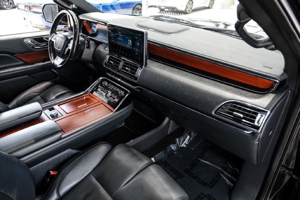 Used 2022 Lincoln Navigator Reserve AWD/4WD image 10