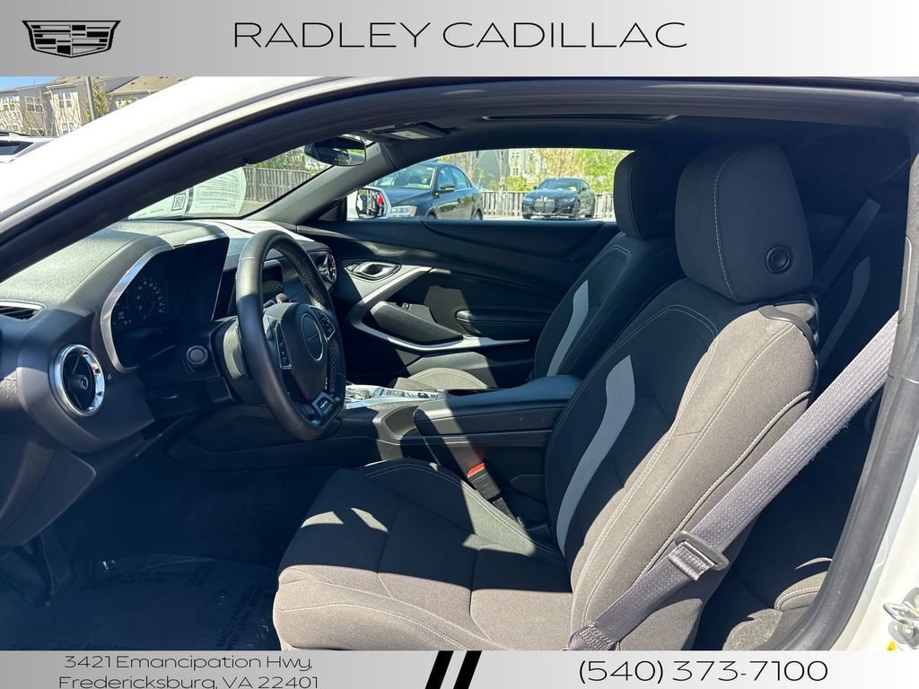Used 2017 Chevrolet Camaro SS RWD image 3