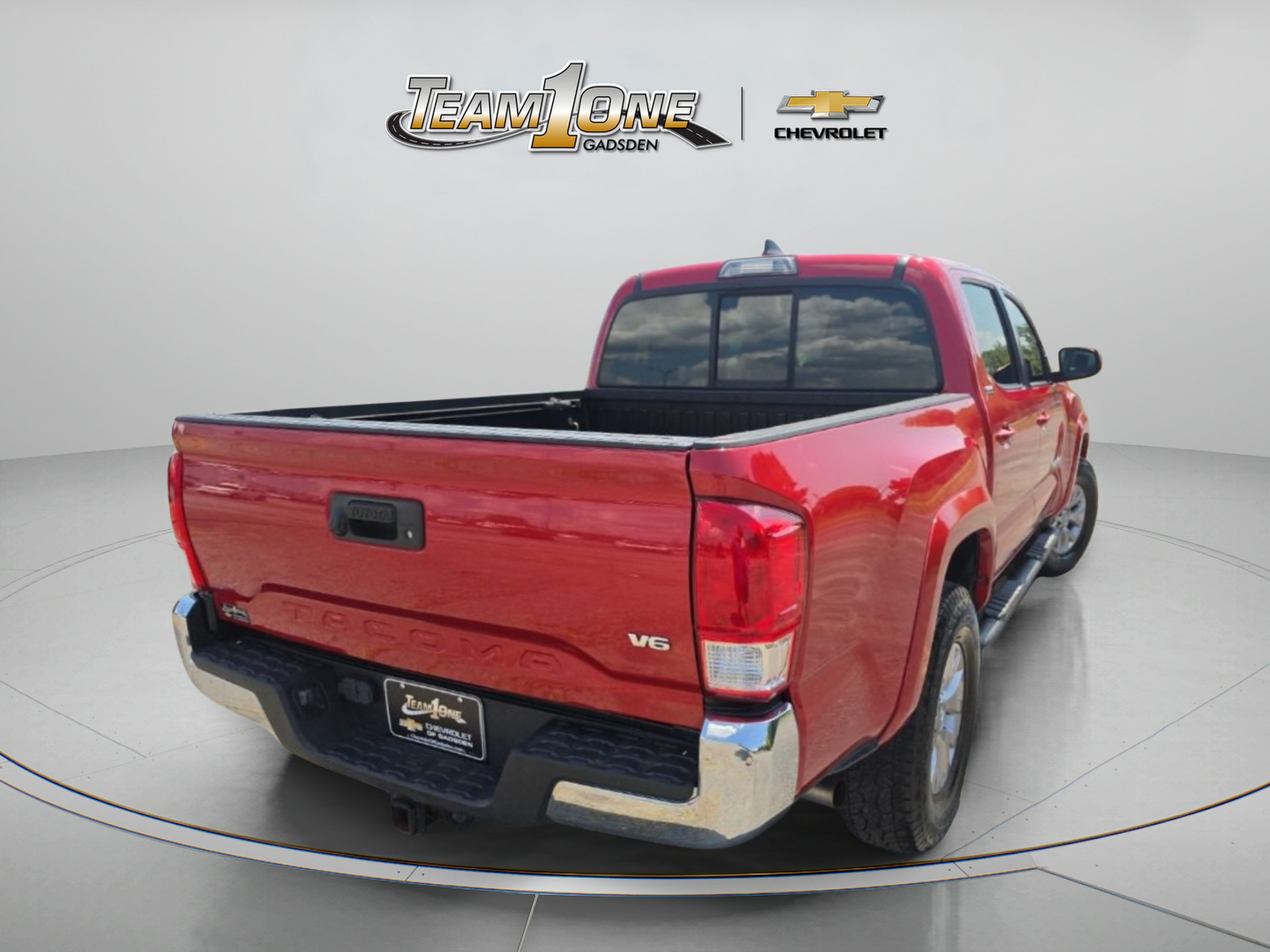 Used 2017 Toyota Tacoma SR5 w/ Tow Package RWD image 8