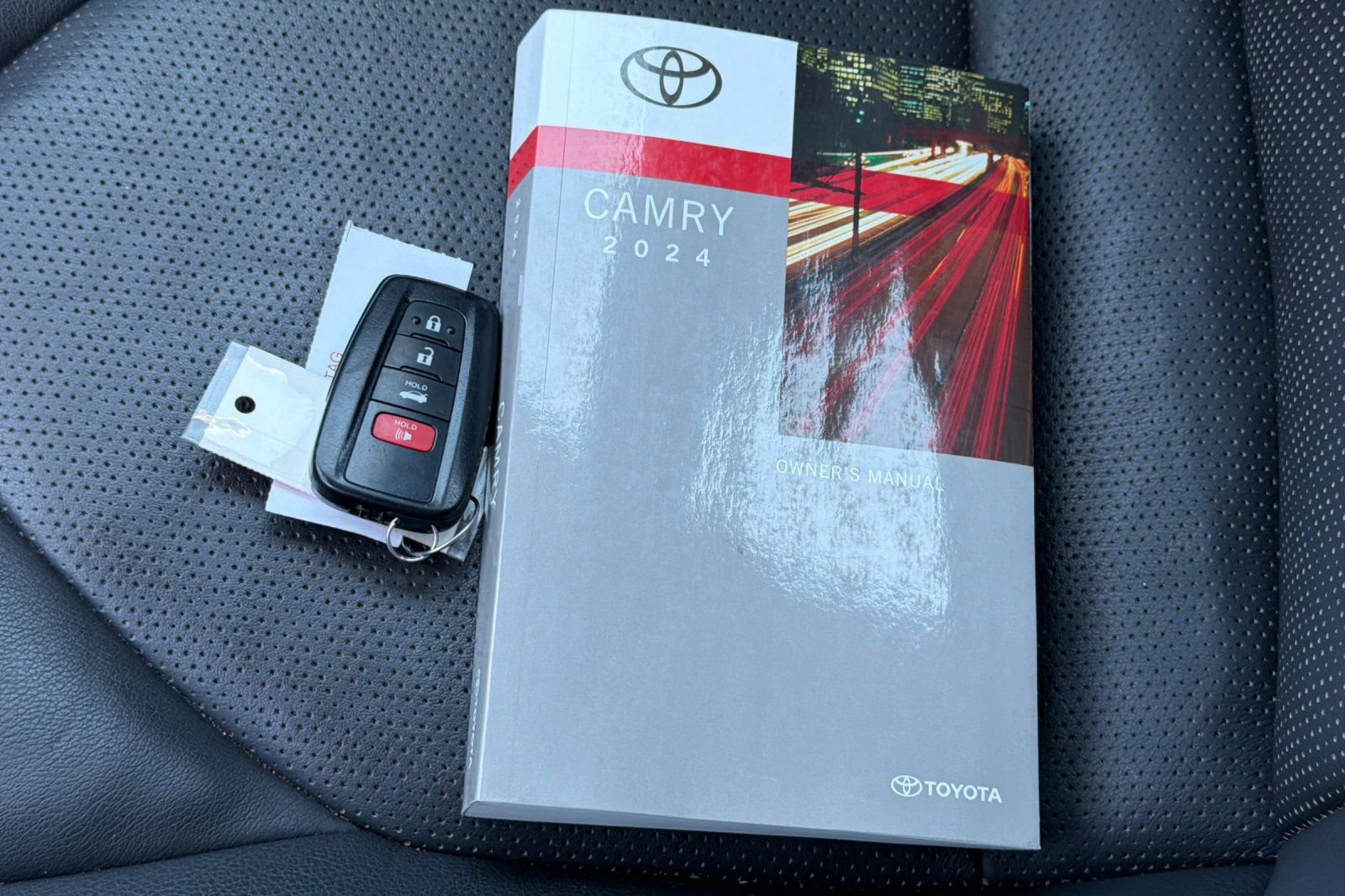 Used 2024 Toyota Camry XSE FWD image 11