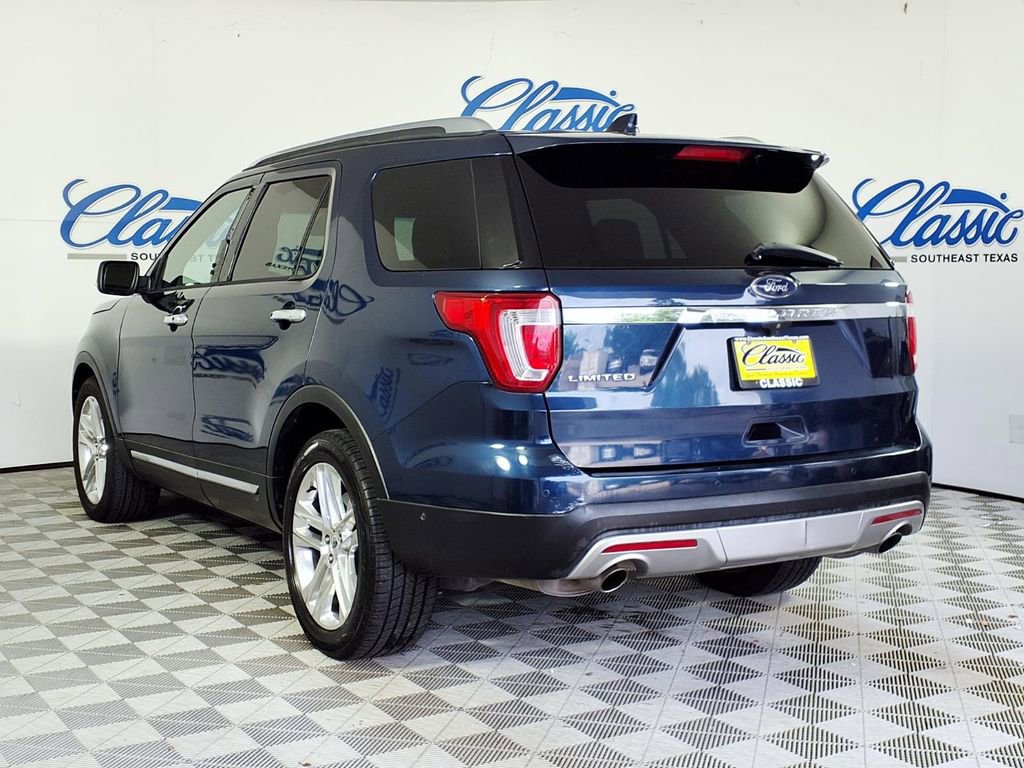 Used 2017 Ford Explorer Limited w/ Equipment Group 301A FWD image 2