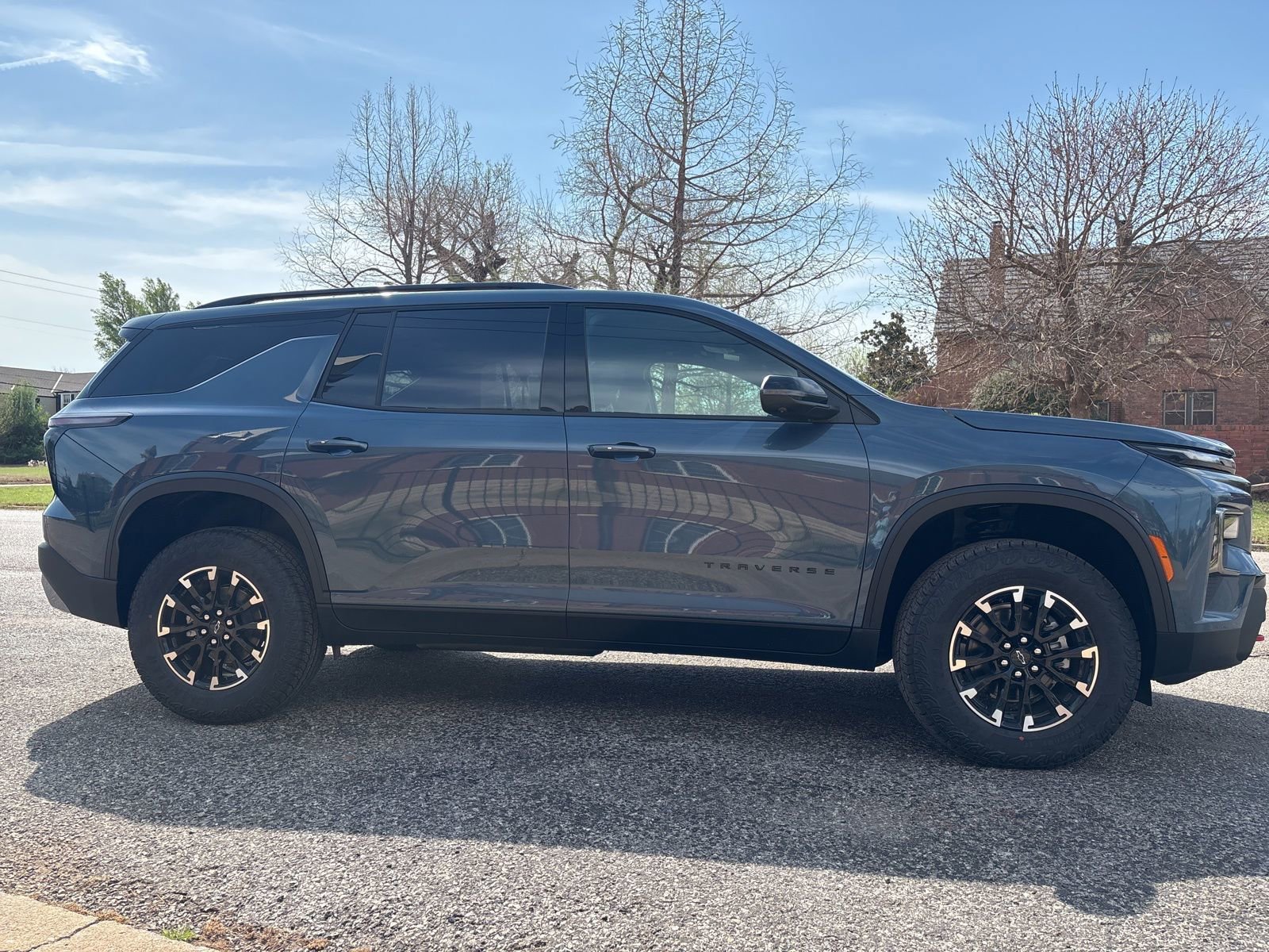 New 2026 Chevrolet Traverse Z71 w/ Driver Confidence Package AWD/4WD image 2
