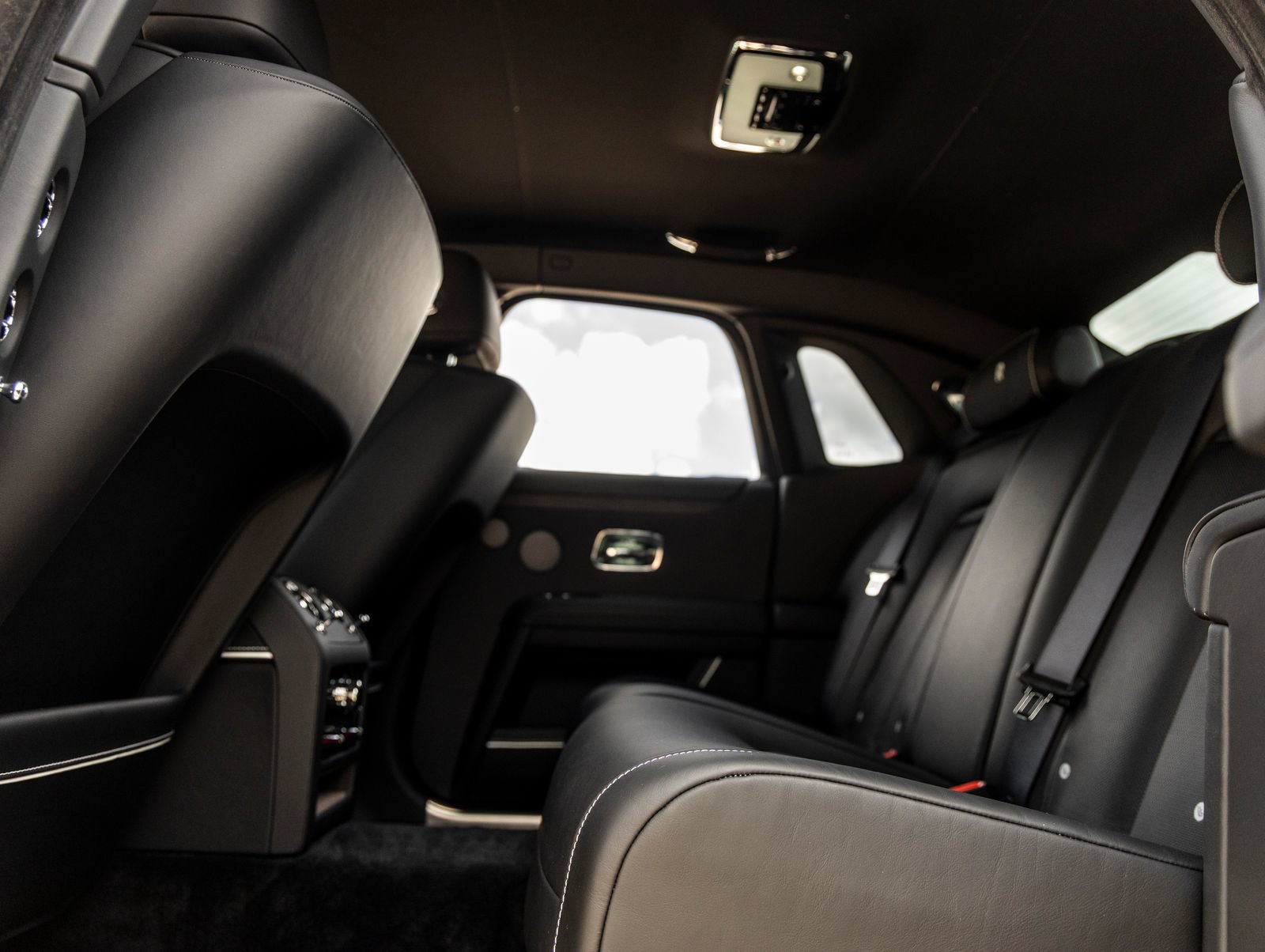 Certified 2024 Rolls-Royce Ghost AWD/4WD image 38