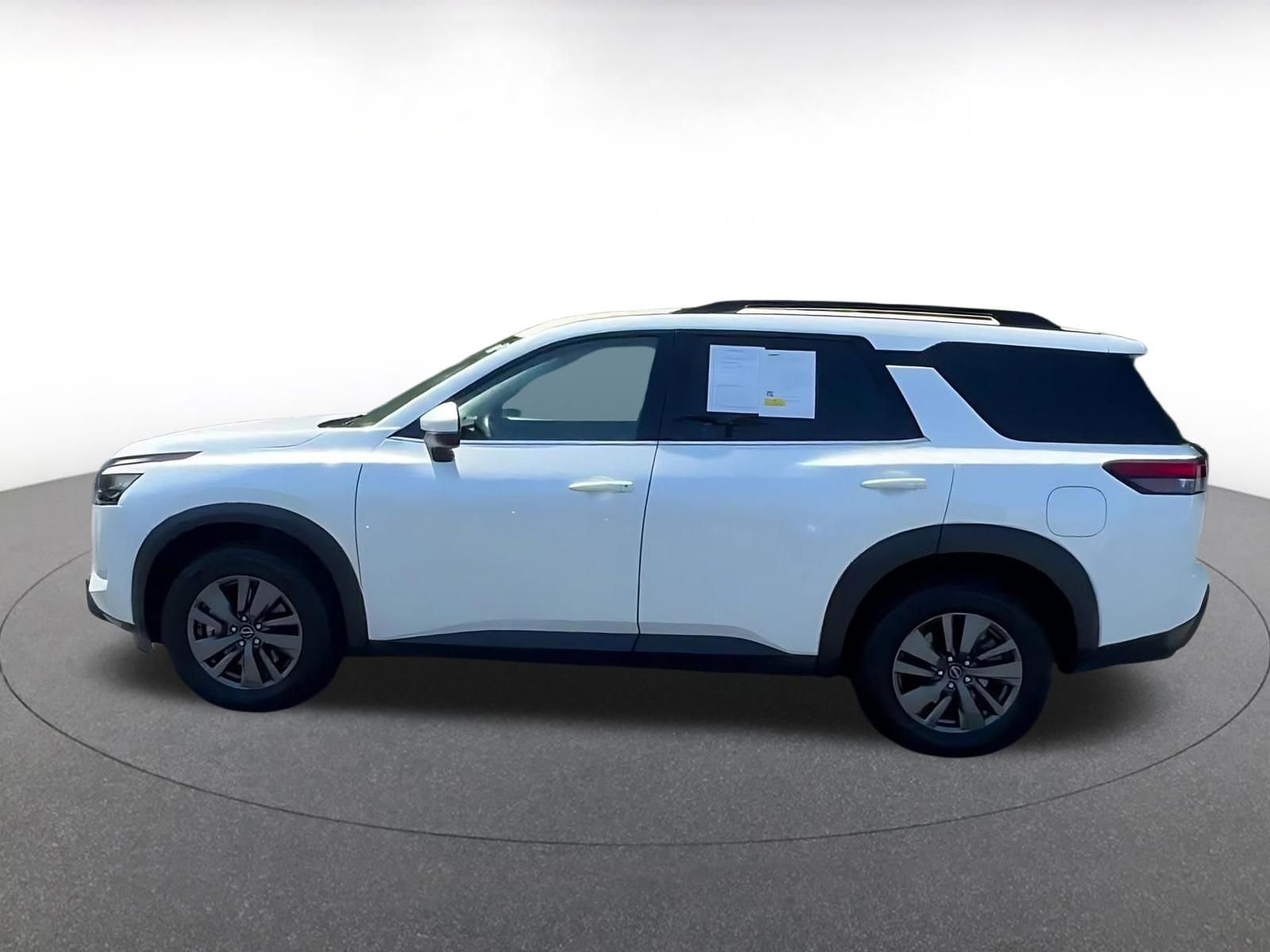 Used 2025 Nissan Pathfinder SV AWD/4WD image 9