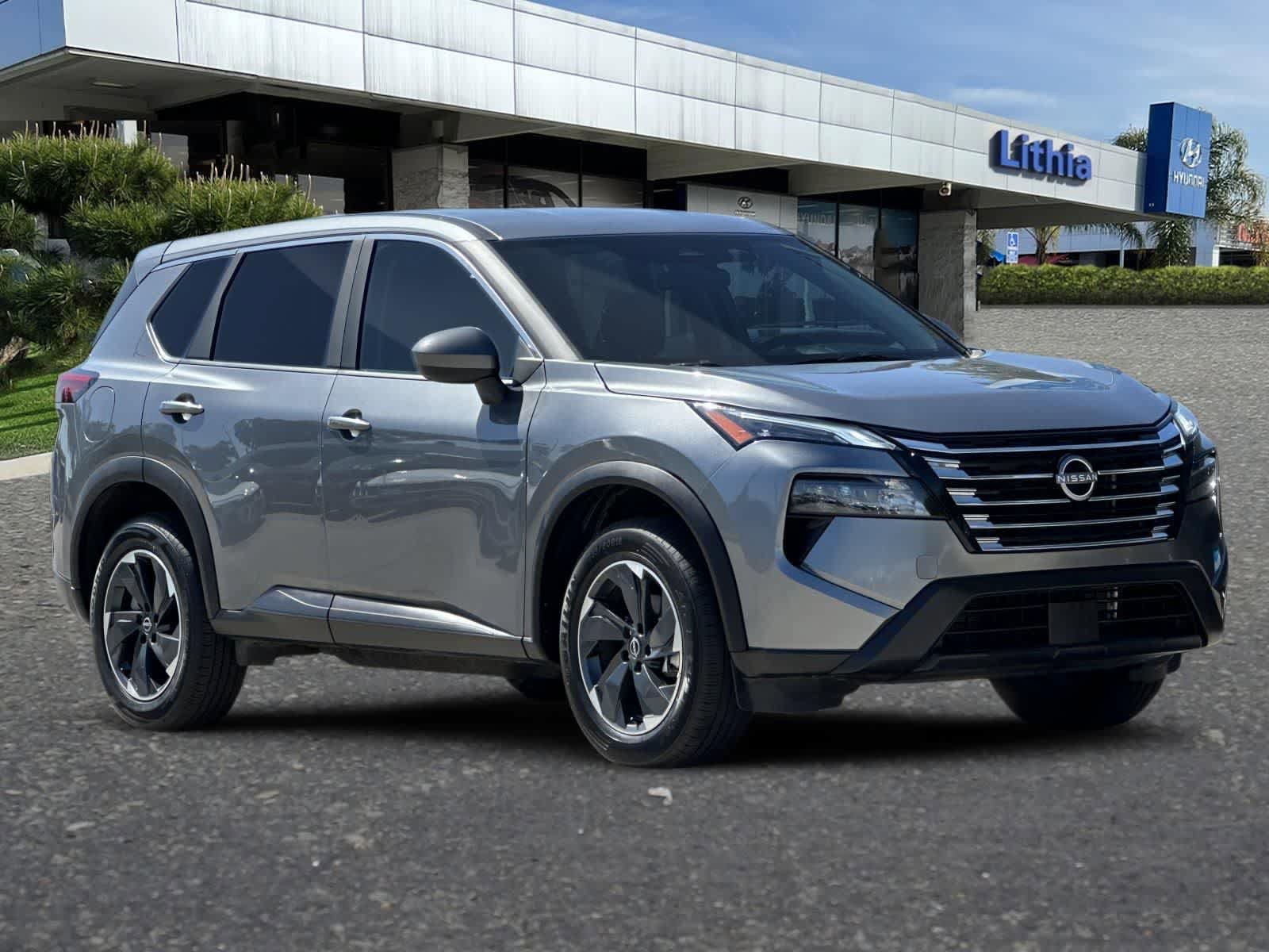 Used 2025 Nissan Rogue SV FWD image 10