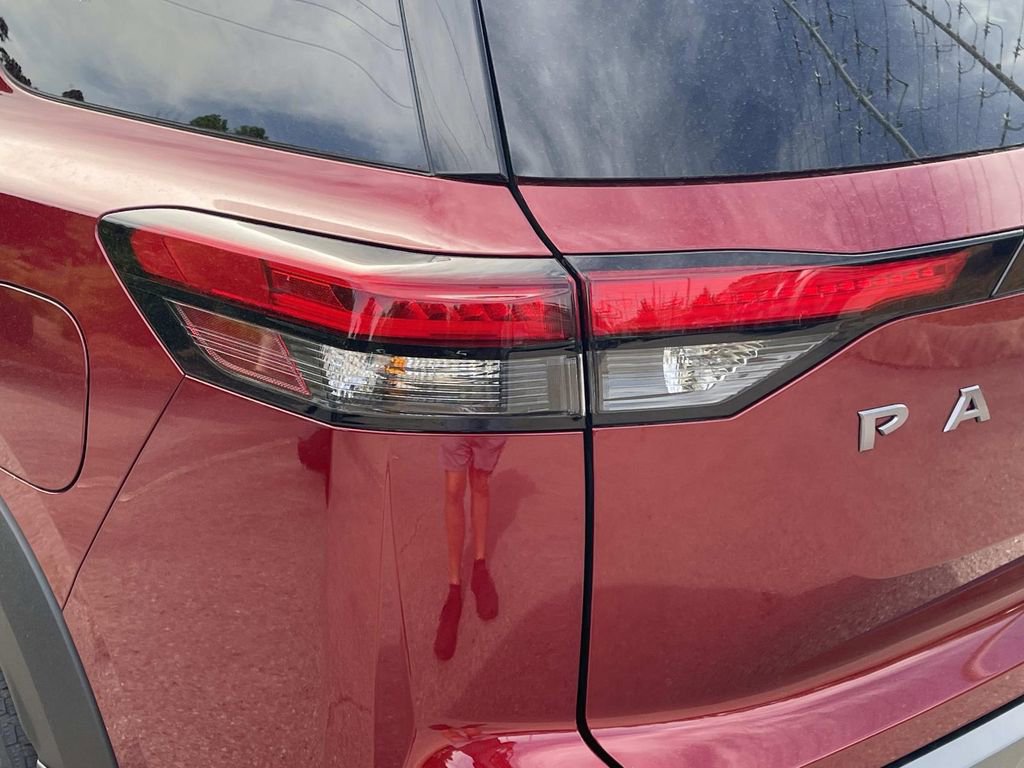 New 2026 Nissan Pathfinder Platinum w/ Lighting Package AWD/4WD image 10
