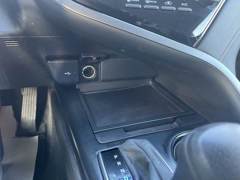 Used 2020 Toyota Camry LE image 18