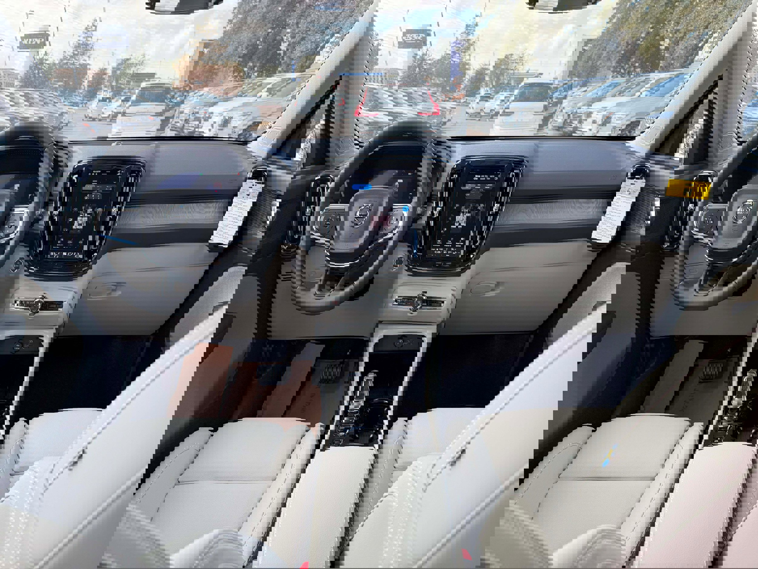 New 2026 Volvo XC40 B5 Plus w/ Protection Package Premier image 18