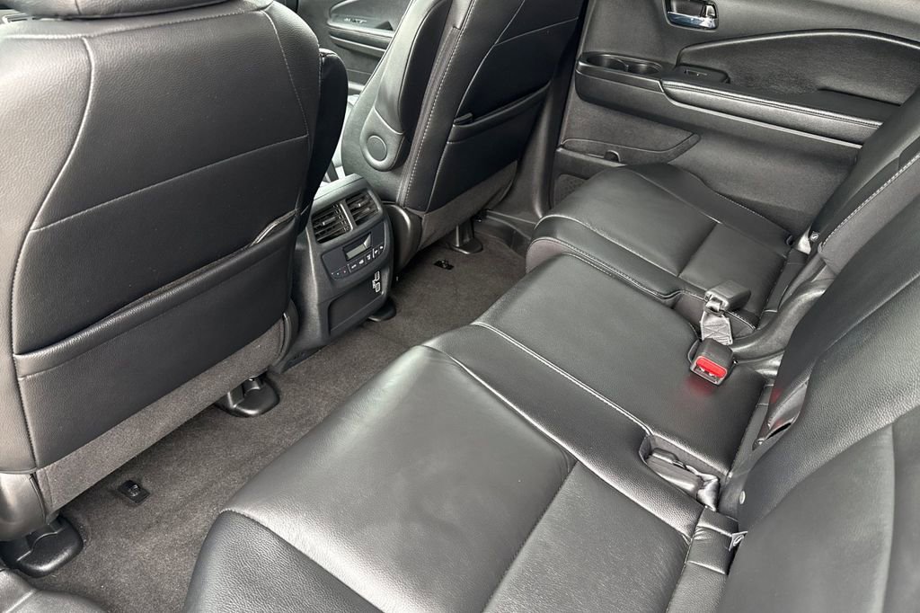 Certified 2022 Honda Pilot Special Edition image 7