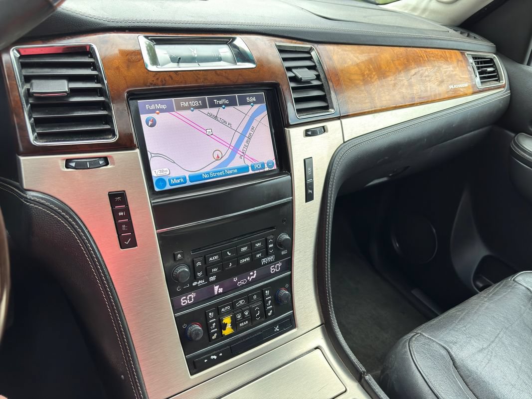 Used 2013 Cadillac Escalade ESV Platinum AWD/4WD image 31