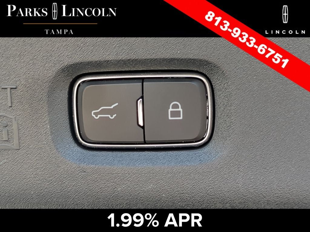 Certified 2025 Lincoln Navigator Reserve AWD/4WD image 9