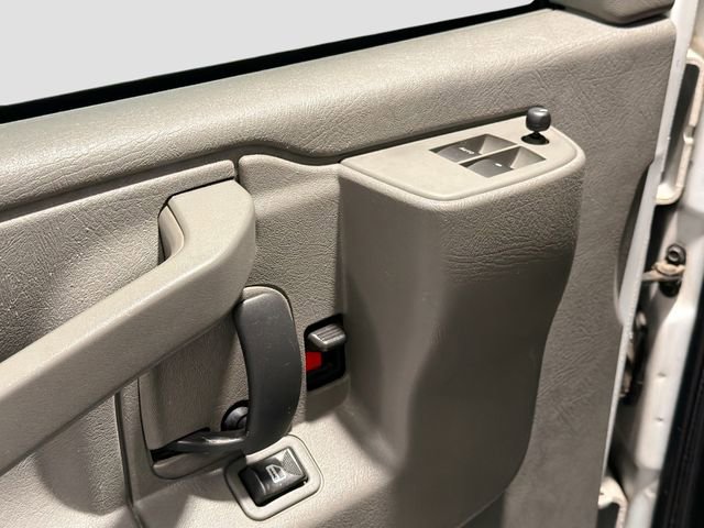 Used 2016 Chevrolet Express 3500 LT w/ LT Preferred Equipment Group image 13