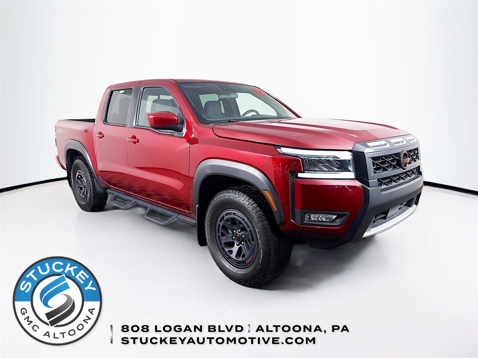 Used 2025 Nissan Frontier PRO-4X AWD/4WD image 1