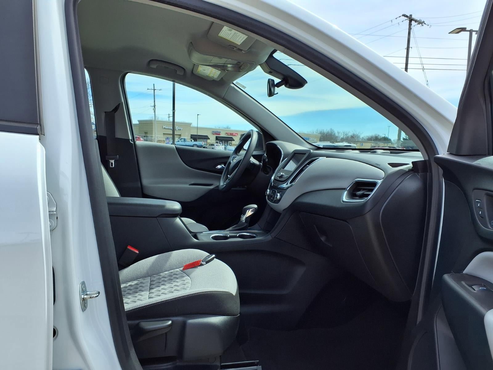 Used 2022 Chevrolet Equinox LS FWD image 21