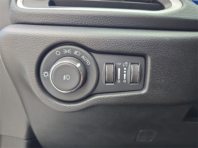 Certified 2024 Chrysler Pacifica Touring image 22