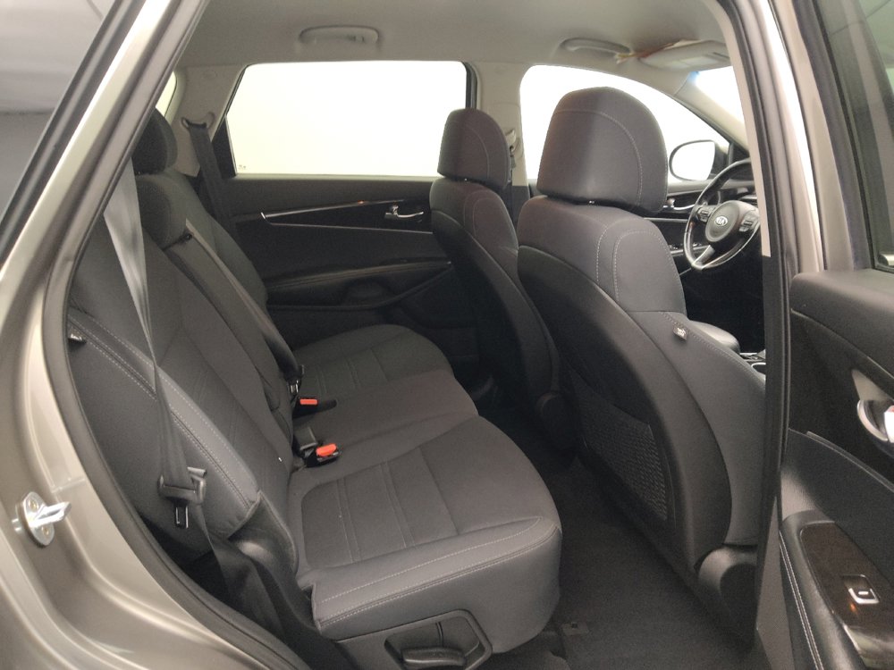 Used 2017 Kia Sorento FWD w/ LX Convenience Package image 19