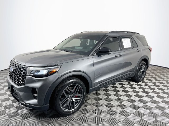 Used 2025 Ford Explorer ST-Line w/ Premium Package RWD image 4