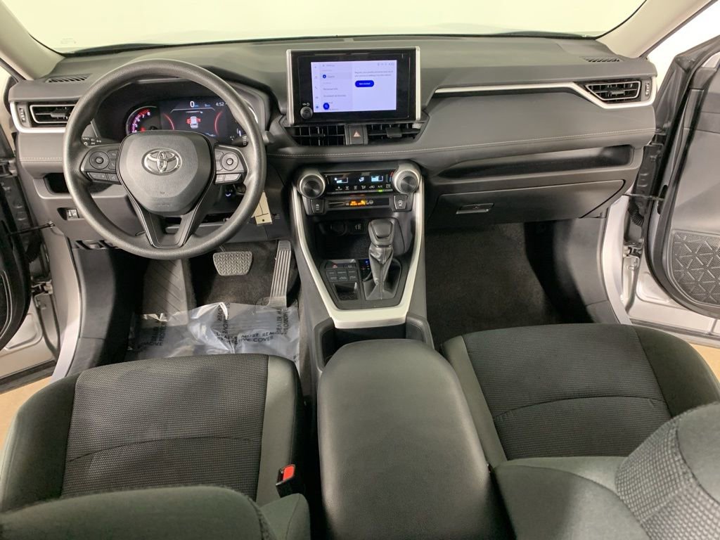 Used 2024 Toyota RAV4 LE image 33