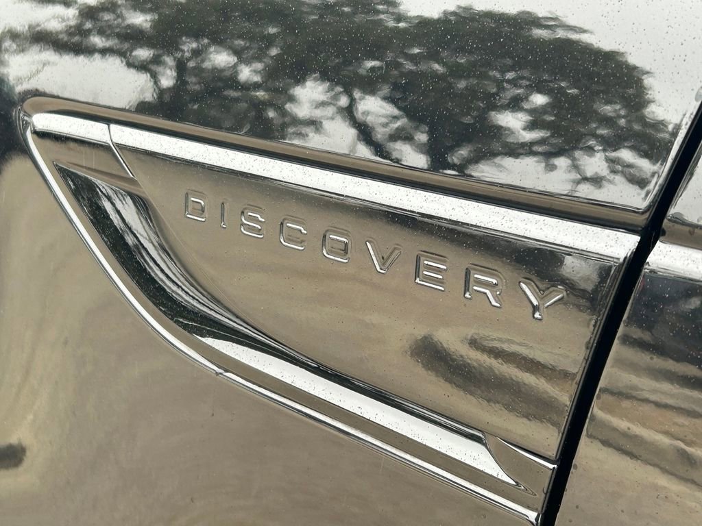 Used 2024 Land Rover Discovery Dynamic SE AWD/4WD image 25