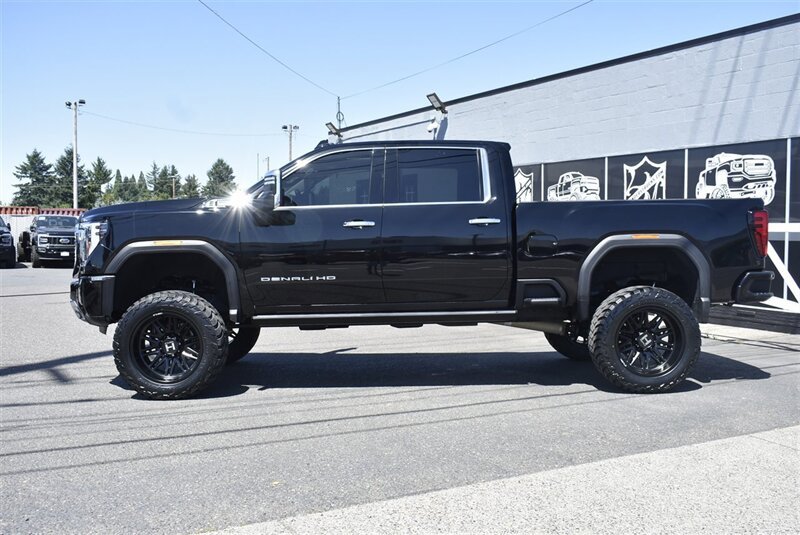 Used 2024 GMC Sierra 3500 Denali w/ Denali Reserve Package AWD/4WD image 2