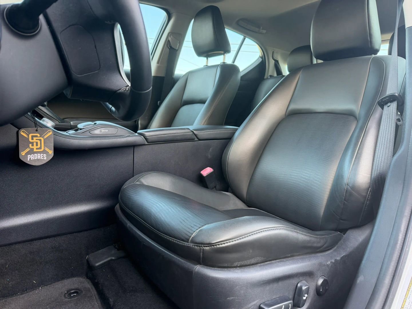 Used 2013 Lexus CT 200h w/ Premium Pkg w/Navigation FWD image 10