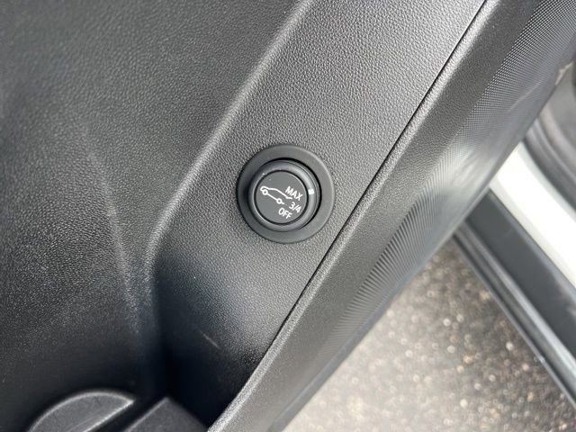 Used 2020 Chevrolet Equinox LT image 28