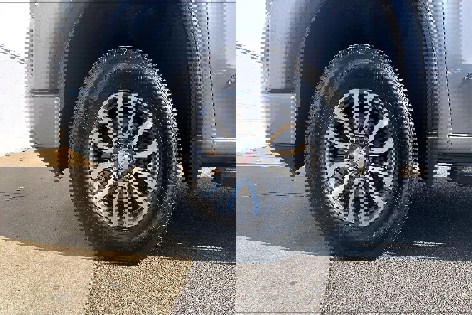 Used 2020 GMC Sierra 1500 AT4 image 11