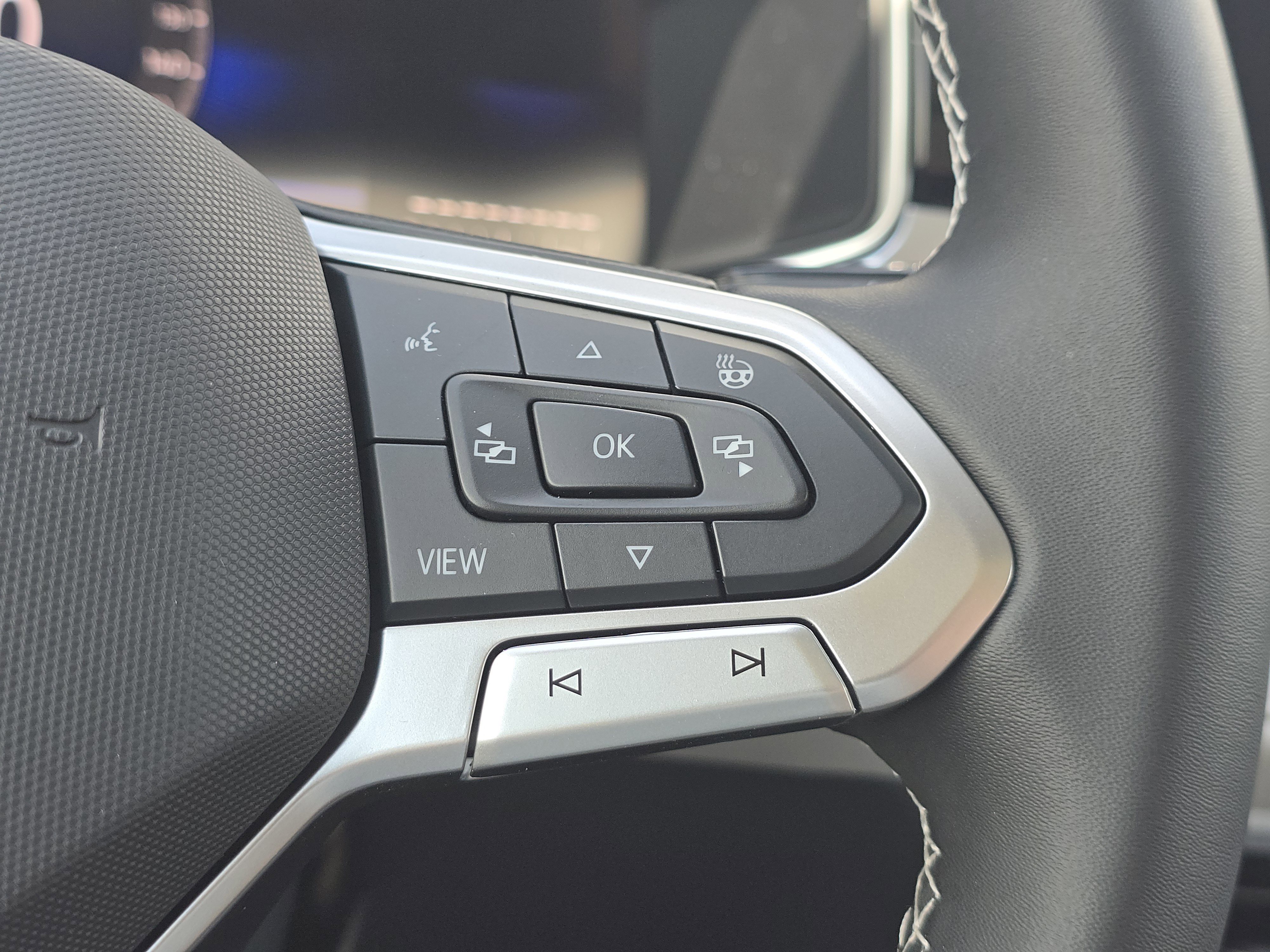 New 2026 Volkswagen Taos SE FWD image 24