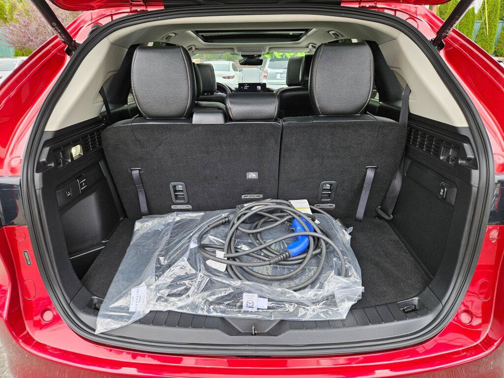 Used 2024 MAZDA CX-90 Plug-In Hybrid w/ Premium Pkg AWD/4WD image 12