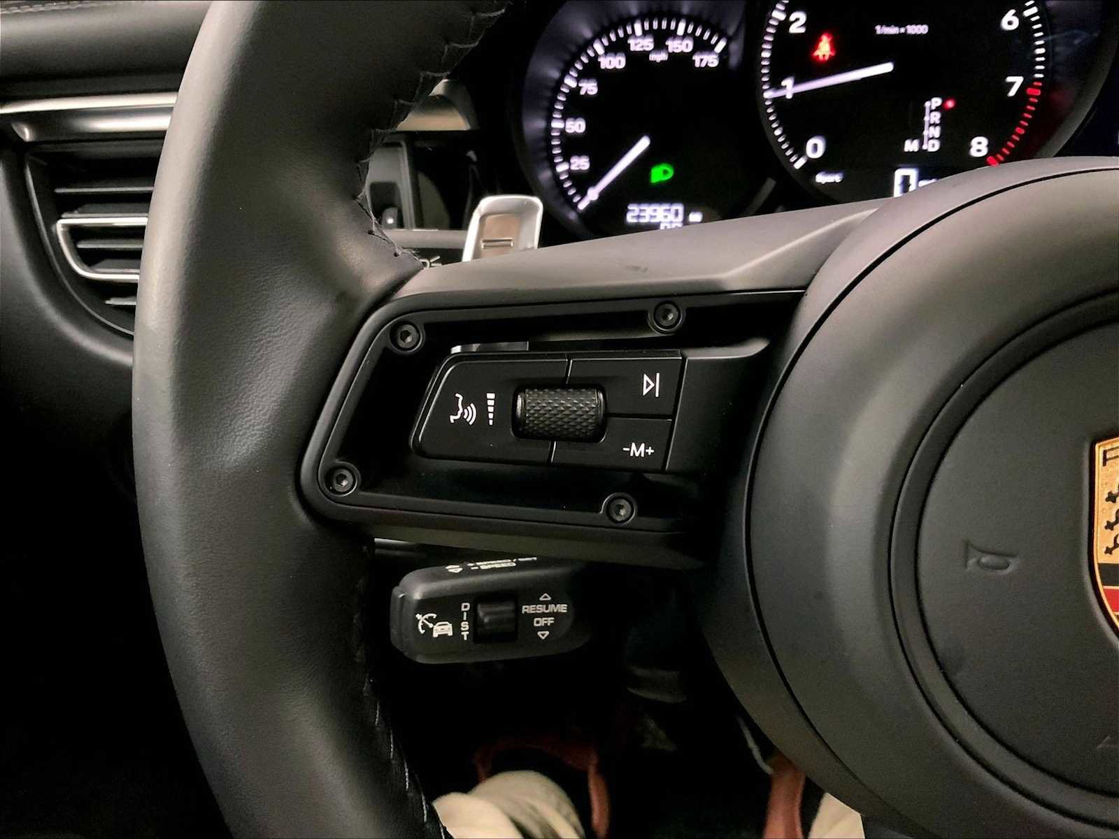 Certified 2023 Porsche Macan image 27