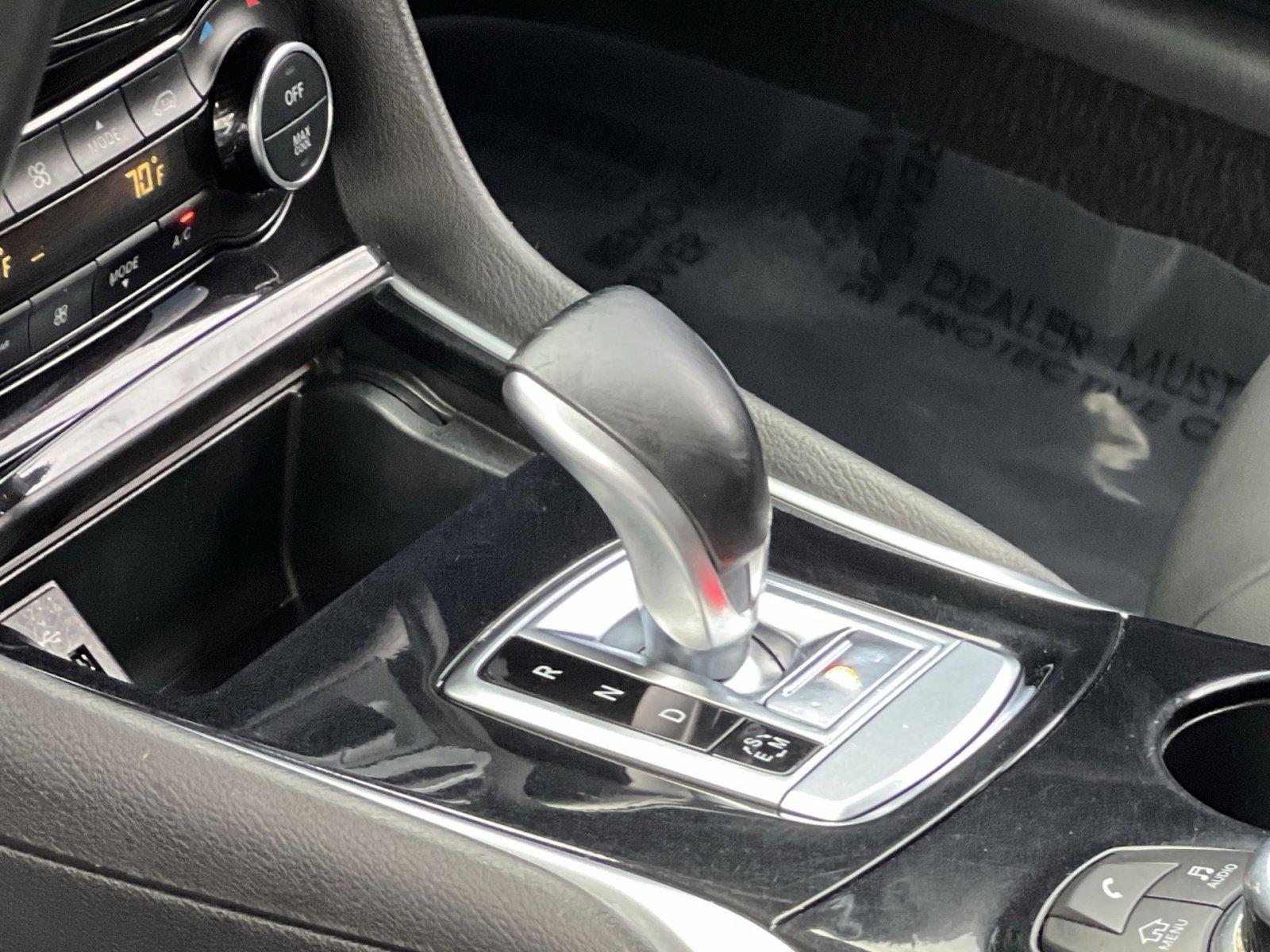 Used 2017 INFINITI QX30 AWD image 19