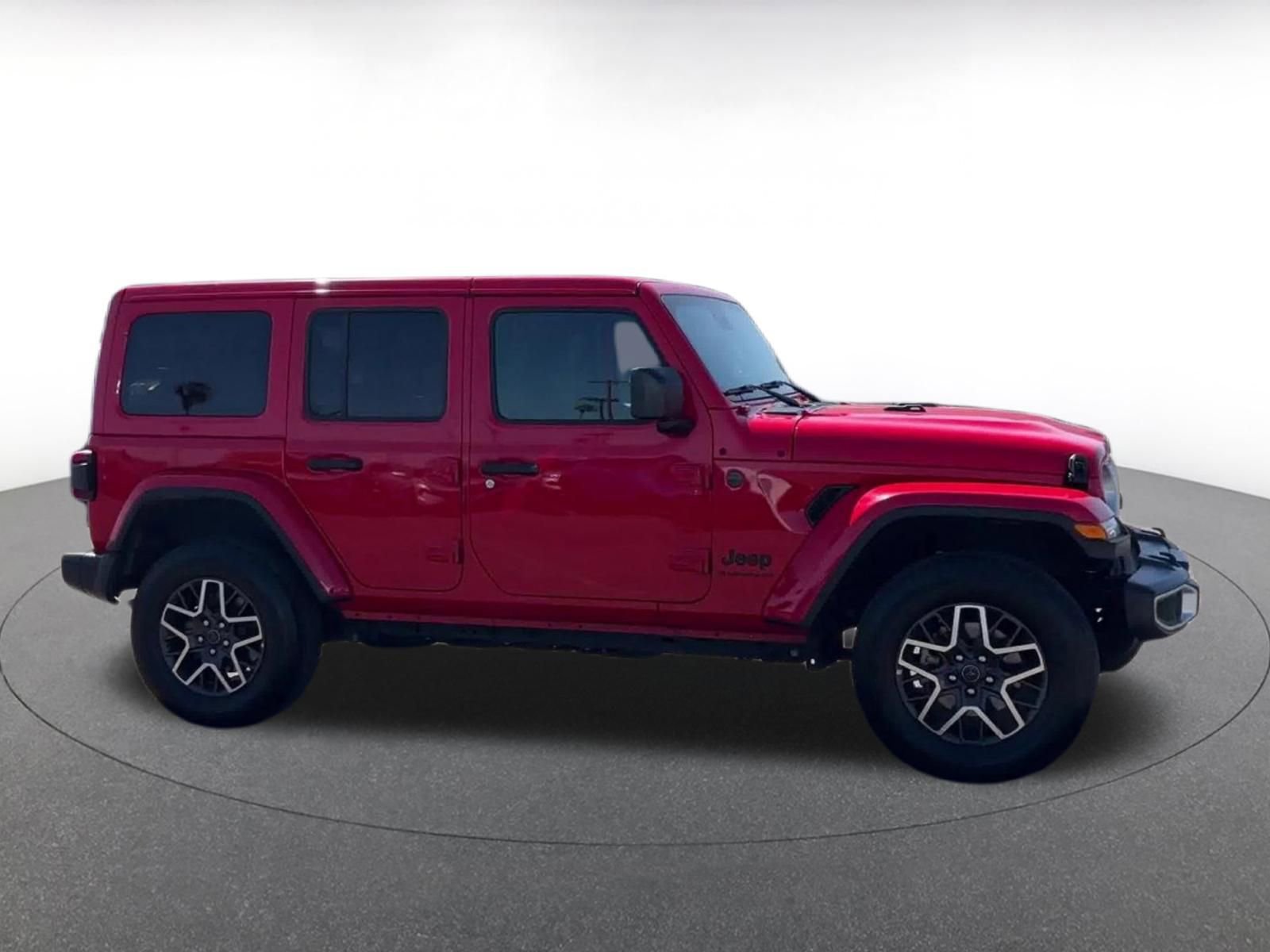 Used 2025 Jeep Wrangler Unlimited Sahara AWD/4WD image 16