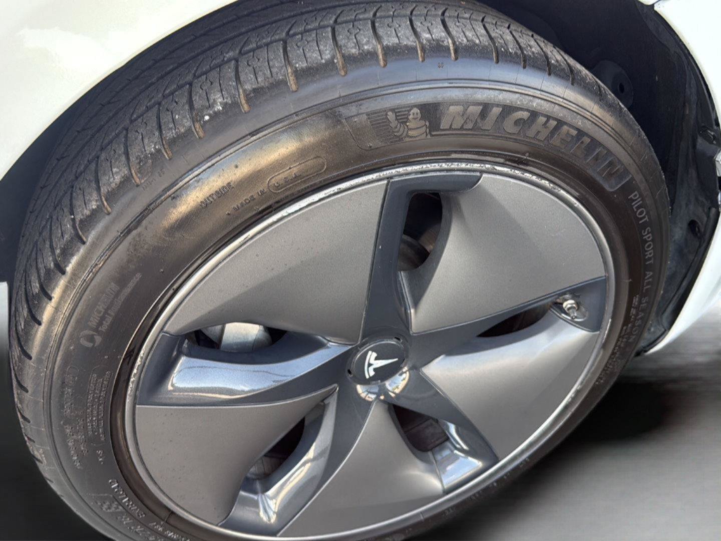 Used 2019 Tesla Model 3 Mid Range RWD image 13