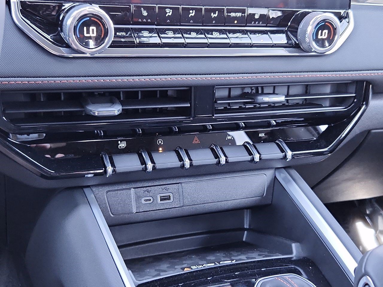 New 2025 Chevrolet Colorado Z71 w/ Midnight Edition image 40