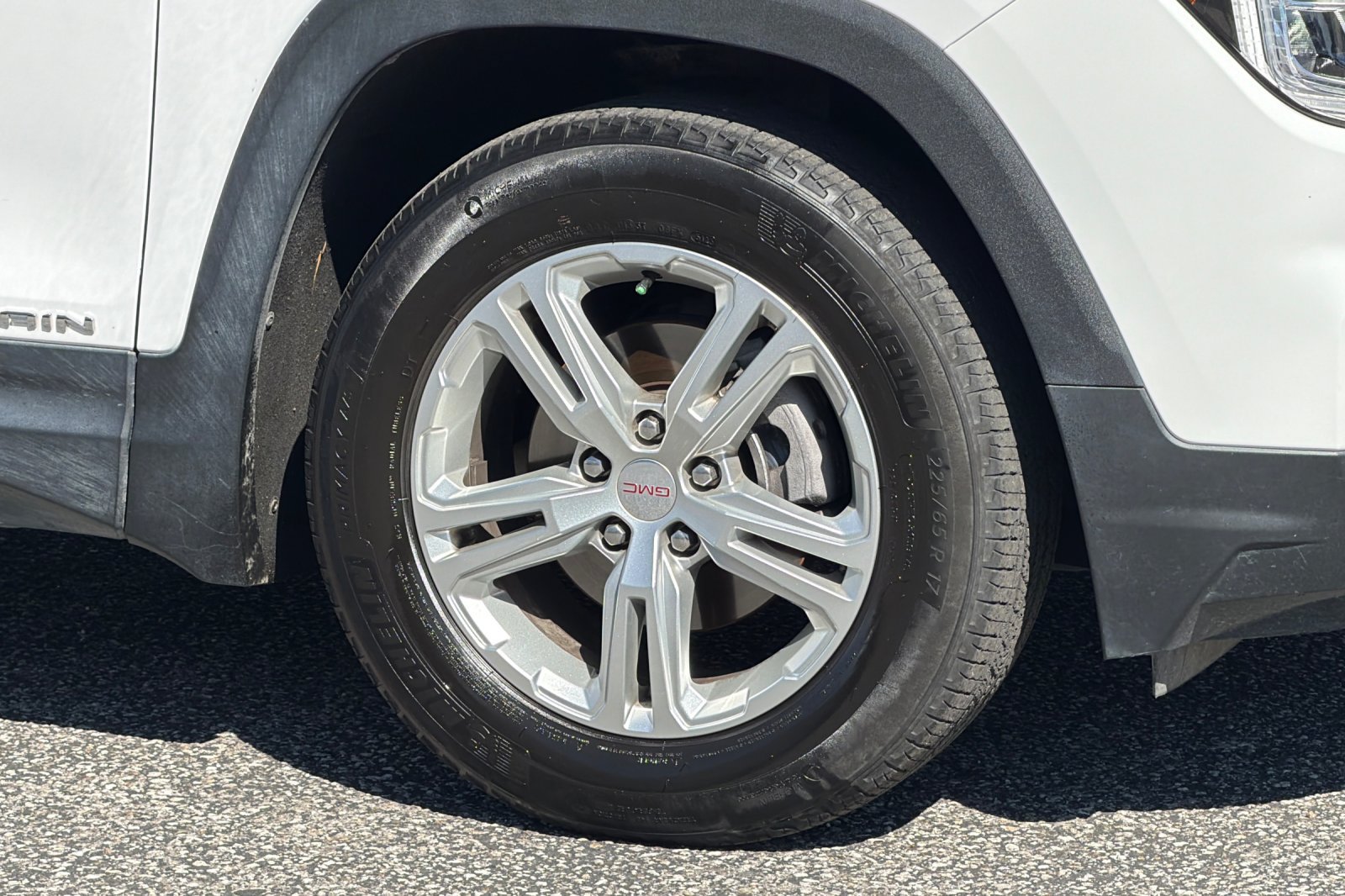 Used 2024 GMC Terrain SLE FWD image 37
