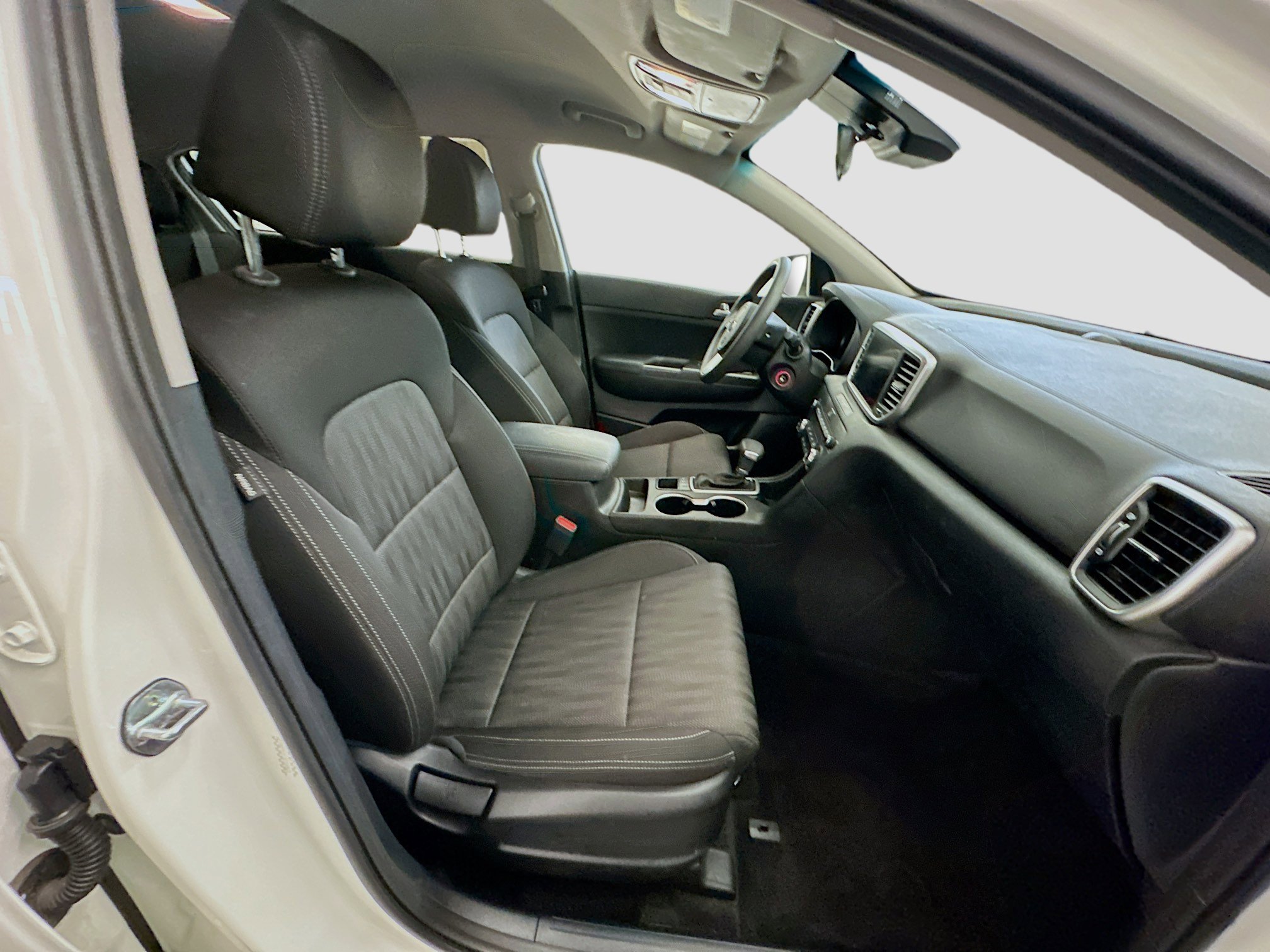 Used 2022 Kia Sportage LX image 31