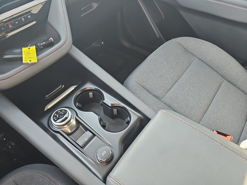 Used 2025 Ford Explorer Active RWD image 25