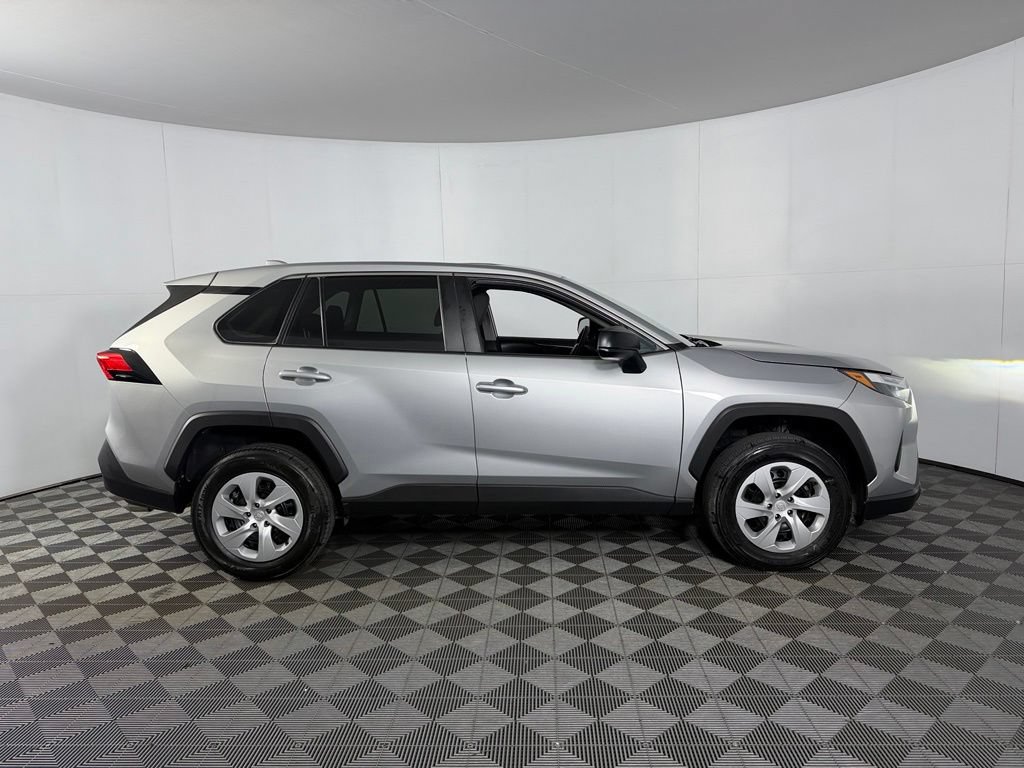 Used 2025 Toyota RAV4 LE FWD image 5