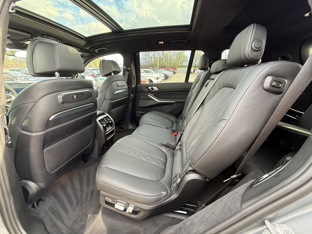Used 2024 BMW X7 M60i w/ Executive Package AWD/4WD image 23