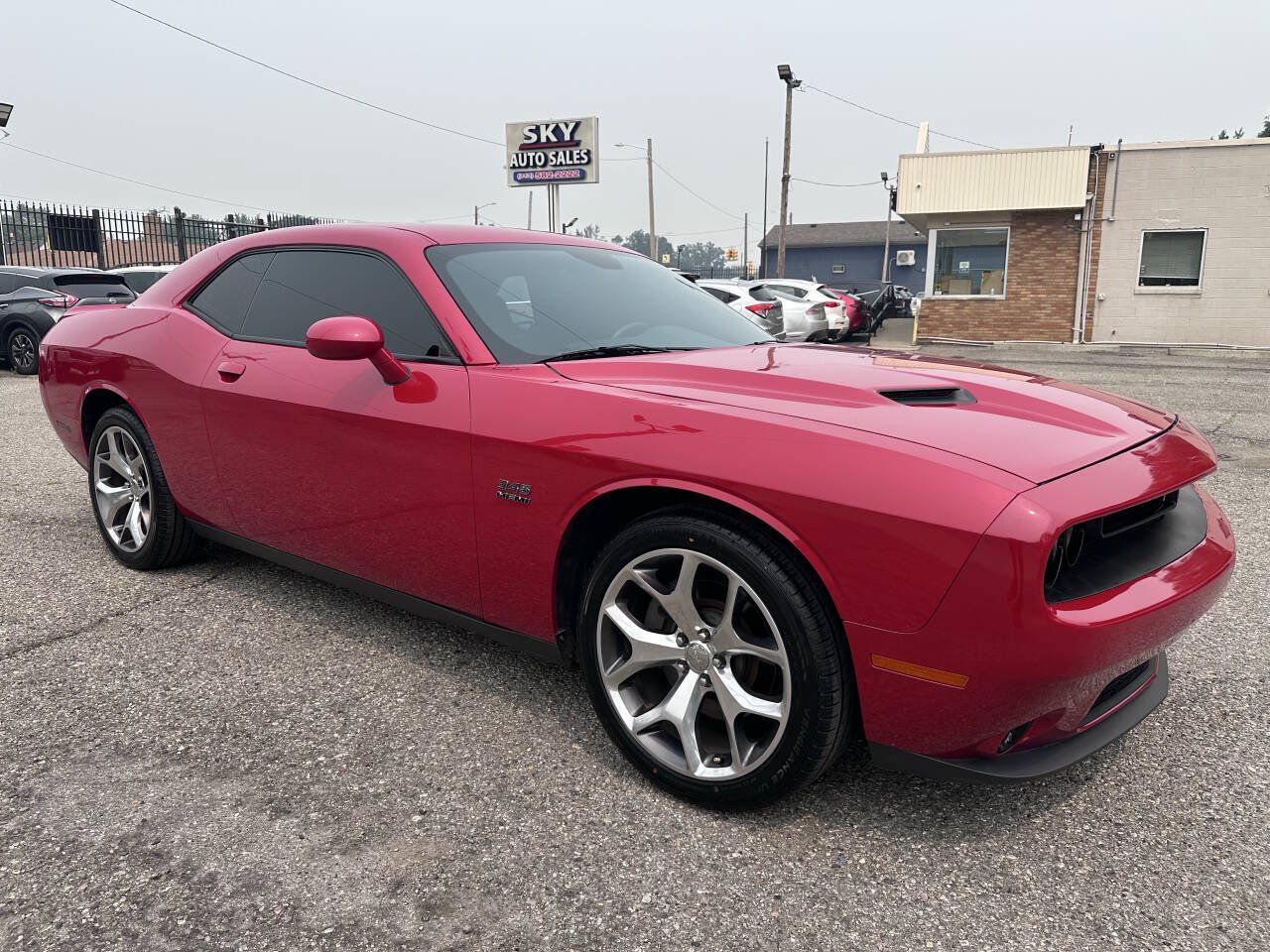 Used 2015 Dodge Challenger R/T Plus RWD image 1