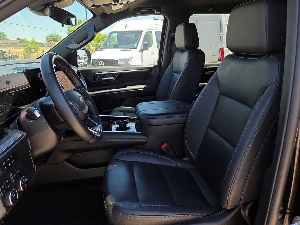 Used 2025 Chevrolet Tahoe LT AWD/4WD image 16